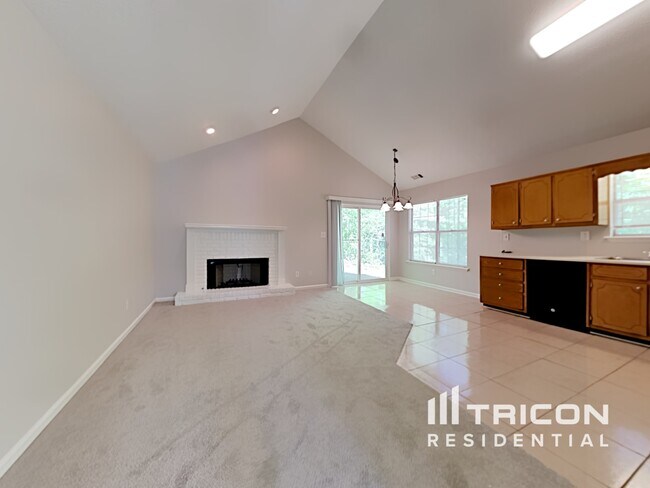 Foto del edificio - 4122 Autumn Lake Dr