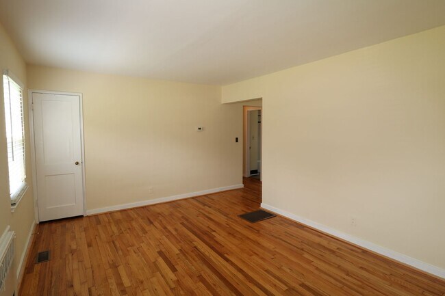 Foto del edificio - 2509 Miller Park Cir