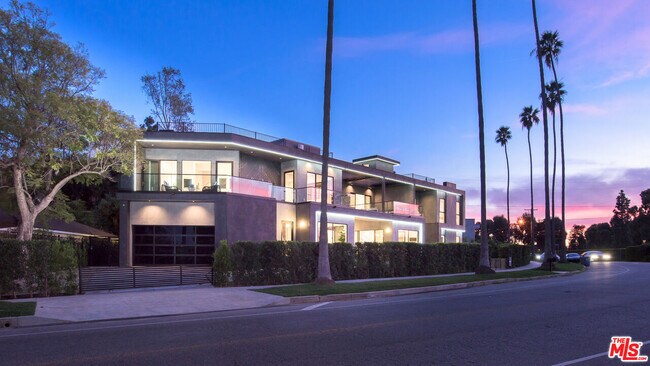 Foto del edificio - 12720 Montana Ave