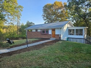 Building Photo - 211 Coss Rd