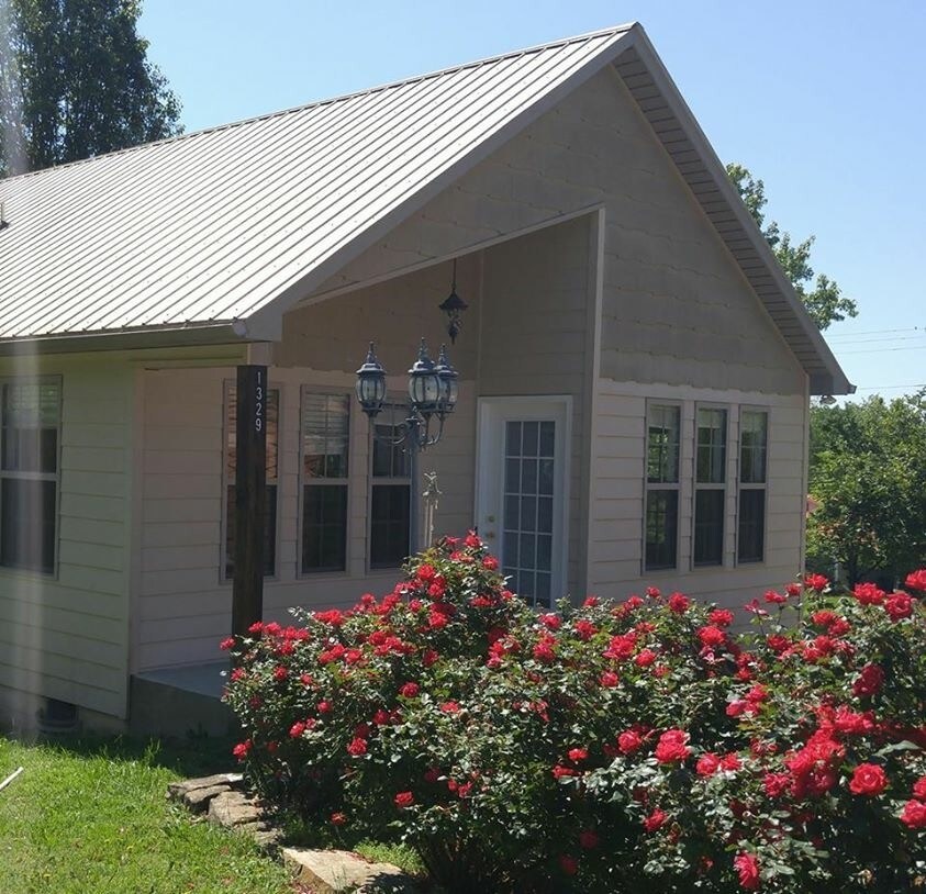 Foto principal - 1329 Webster Rd