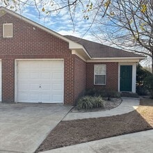 Building Photo - 720 Shaw Rd