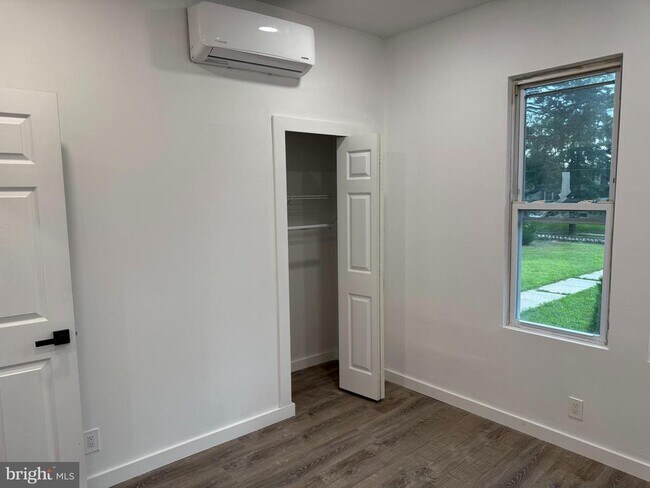 Foto del edificio - 42 N Cove Rd