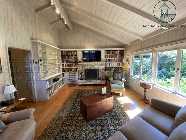 Foto del edificio - Adorable One Bedroom Carmel Cottage