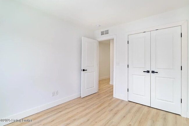 Foto del edificio - 1322 S Preston St