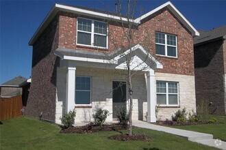 Building Photo - 3300 Dillonwood St