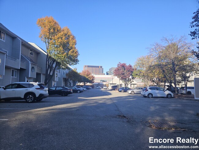 Foto del edificio - 146 N Beacon St