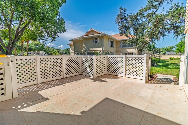 Foto del edificio - 8129 Sedgewick Ct