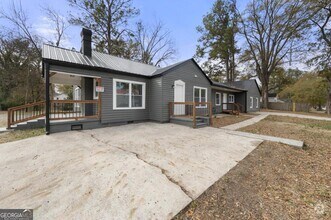 Building Photo - 621 Golden St