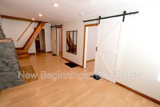 Building Photo - 2028 E Dale St