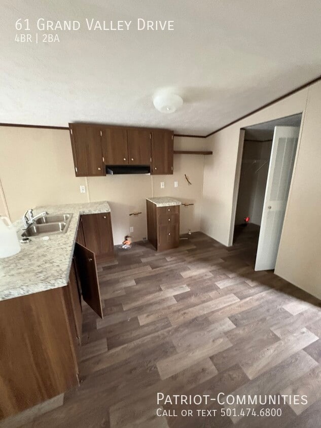 Foto del edificio - 61 Grand Valley Dr