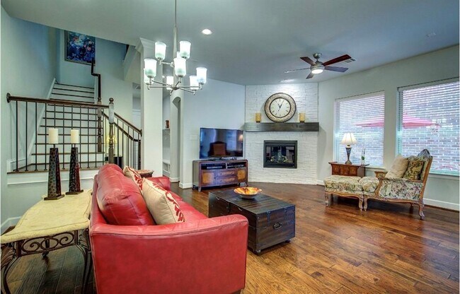 Building Photo - 7316 San Saba Dr