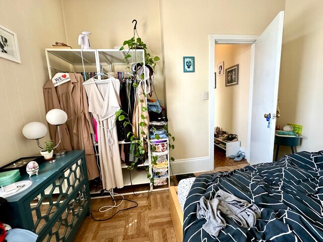 Building Photo - 108 Myrtle St