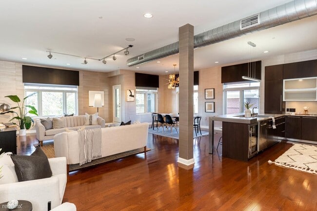 Building Photo - 1 br, 1.5 bath Condo - 34 W Poplar Ave