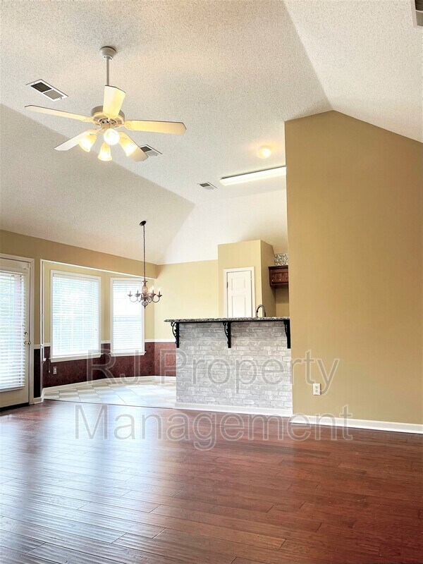 Building Photo - 1172 Whistler Dr