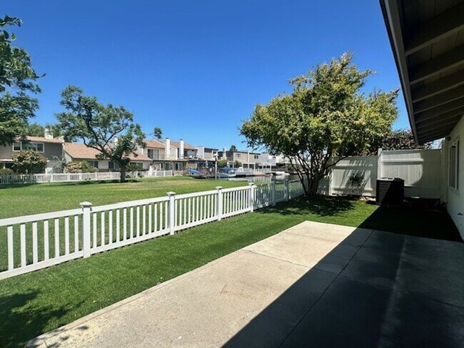 Foto del edificio - Stylish Camarillo Retreat for Lease