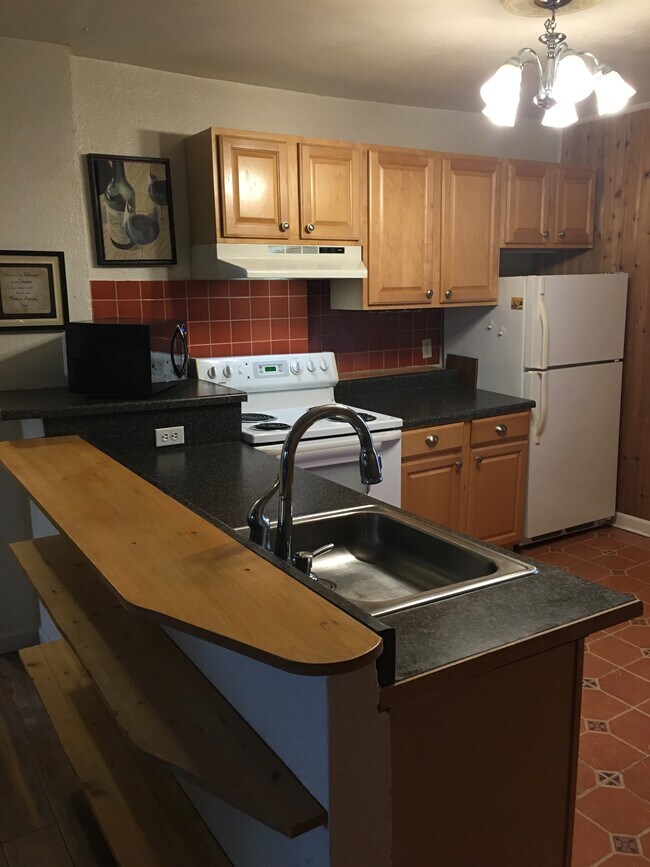 cocina - 1409 N Fife St