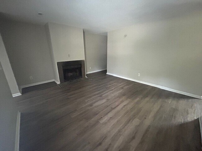 Building Photo - 186 A-B Dorchester Manor Blvd