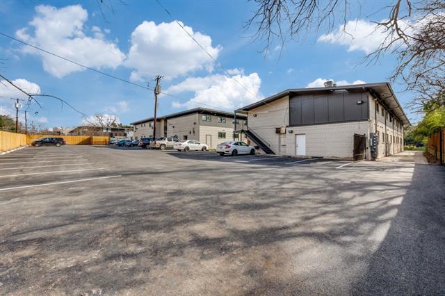 Foto del edificio - 5917 Gaston Ave