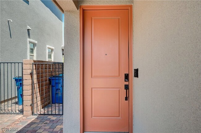 Building Photo - 4160 Elegant Chateau St