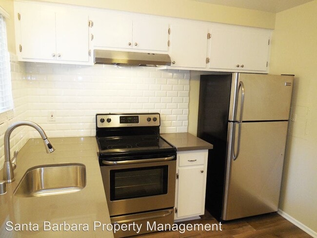 Building Photo - 3930 Via Lucero