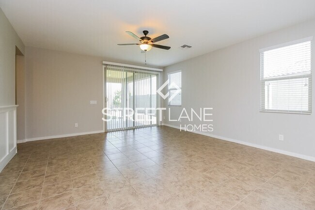 Foto del edificio - REDUCED! - NOW OFFERING $1000 OFF THE FIRS...