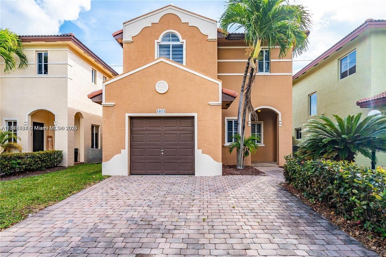 Foto principal - 1073 NE 41st Terrace