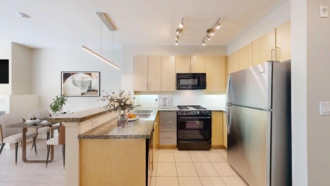 Building Photo - 1BR/1 BA + Den