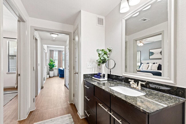 Creekside Townhomes apartments — community photo - Creekside Townhomes