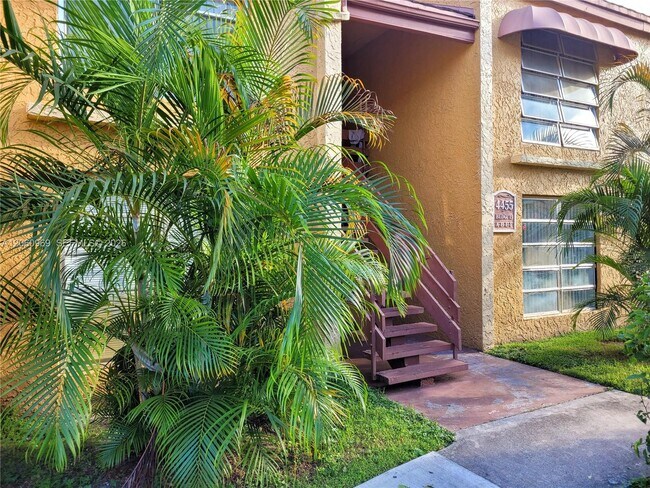 Foto del edificio - 4455 Treehouse Ln