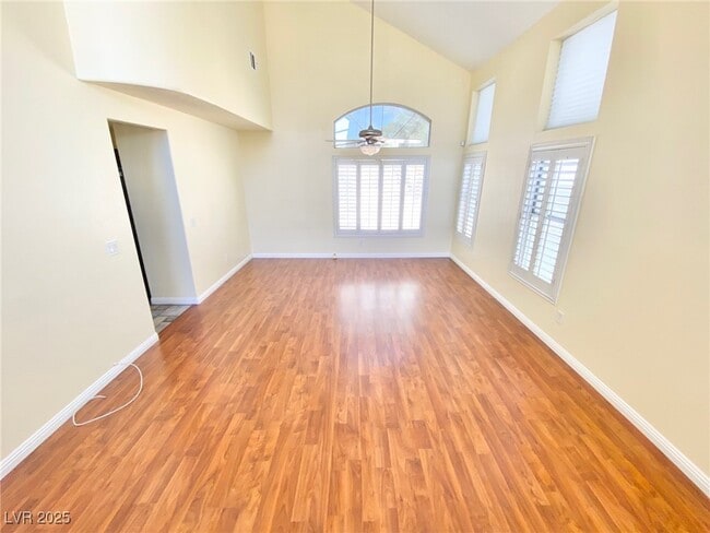 Building Photo - 2993 Seasons Ave