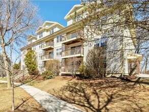 Building Photo - 301 Hildred Dr