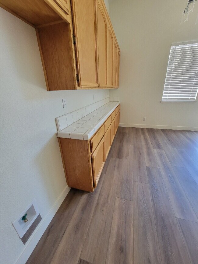 Foto del edificio - Modern 3-Bedroom, 2-Bathroom Home with Ope...