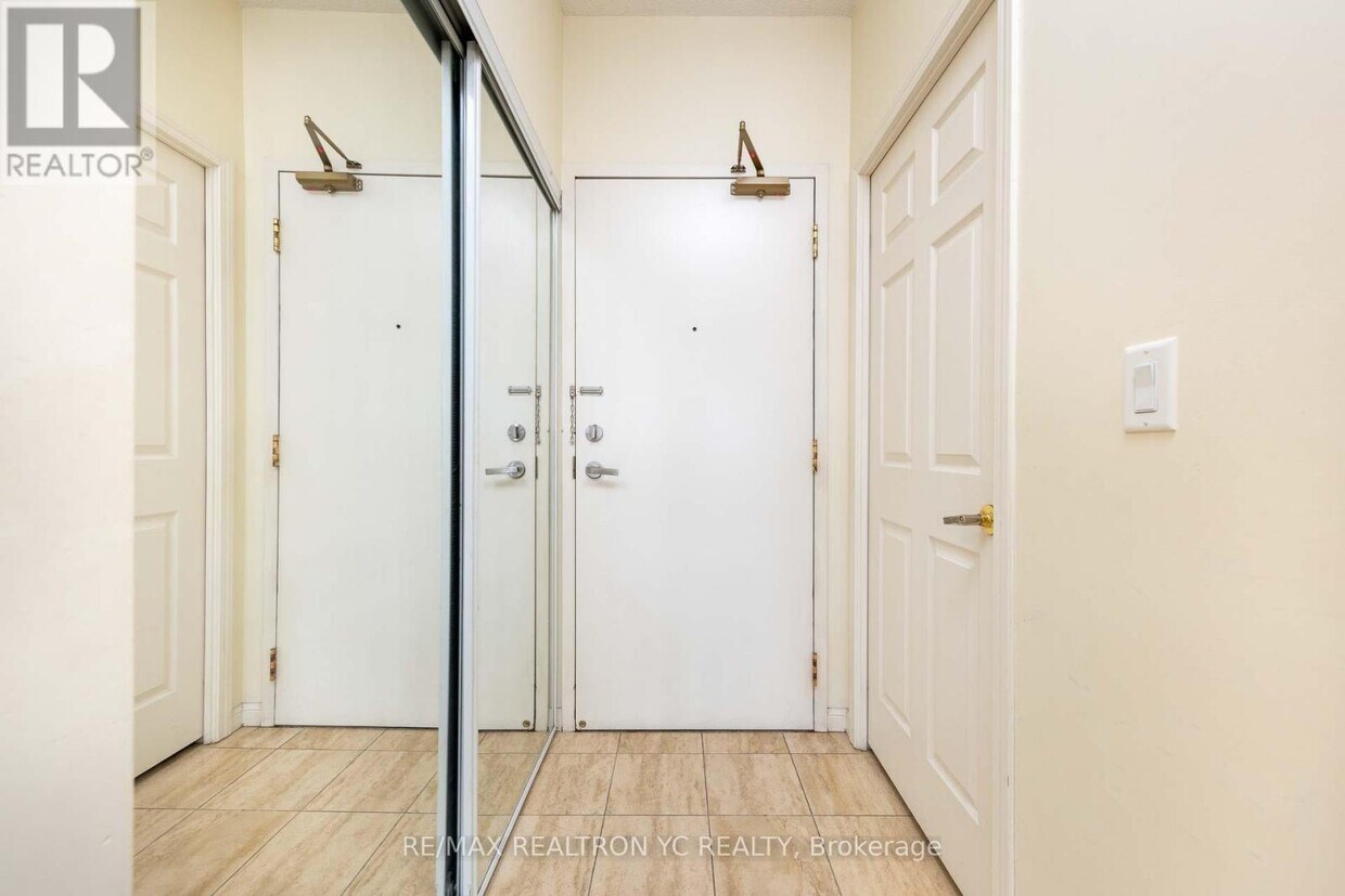 Photo principale - 5940-5940 Yonge St
