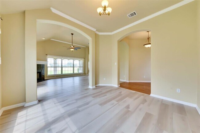 Building Photo - 2721 Butler National Dr