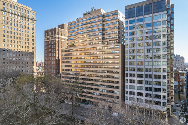 Building Photo - Rittenhouse Savoy