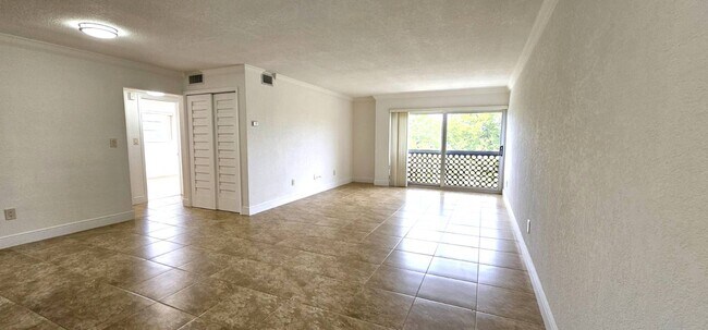 Foto del edificio - 650 Coral Wy