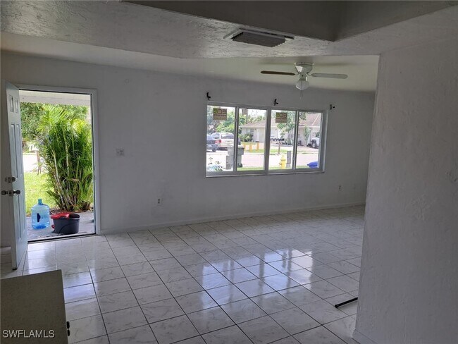 Foto del edificio - 3743 Estelle Ave