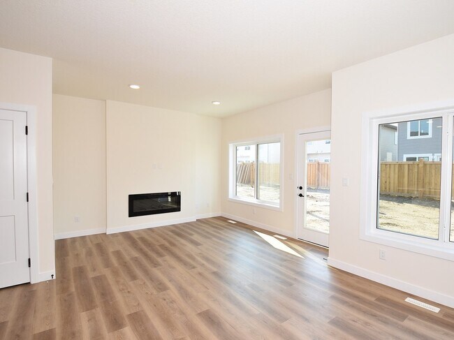 Photo du bâtiment - 2119-2115 5 Ave SW