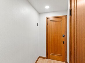 Building Photo - 700 Macon Ave