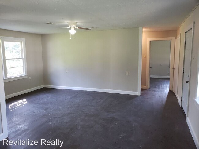 Building Photo - 2 br, 1 bath House - 3225 Brown Rd