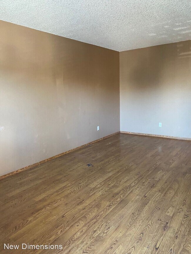 Foto del edificio - 2 br, 2.5 bath House - 1422 E. 9th Street #4