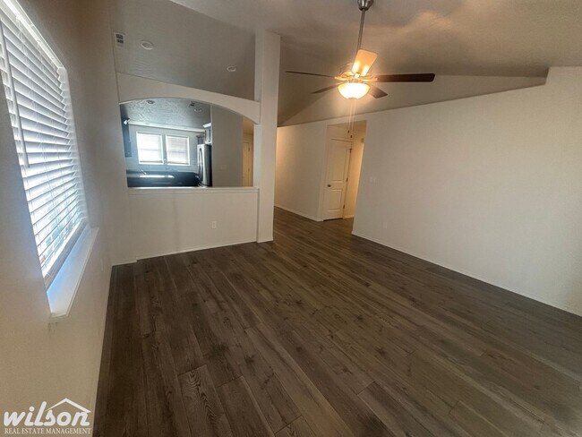 Building Photo - Stunning Modern Home in Desirable West Valley