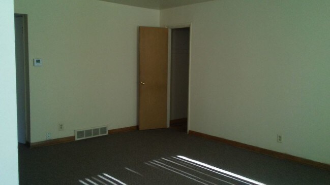 Foto del edificio - 9216 W Birch Ave
