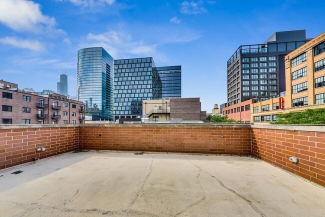 Building Photo - 821 W Fulton Market