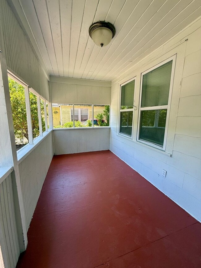 Building Photo - Great and Affordable 4 Bedroom 2 Bathroom House for Rent