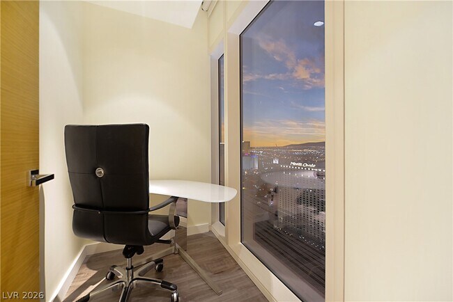 Building Photo - 3750 S Las Vegas Blvd