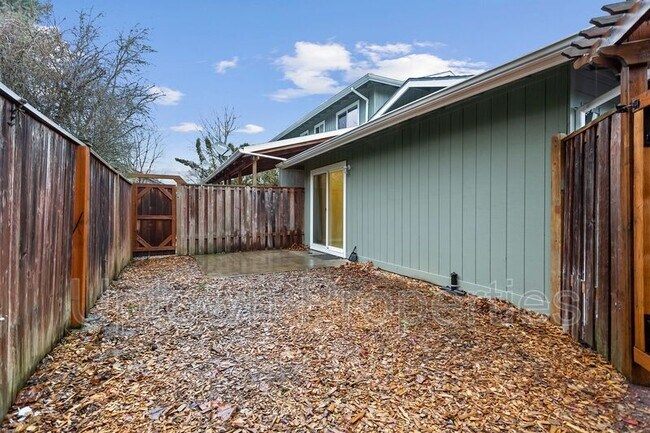 Building Photo - 17358 SW Merlo Rd