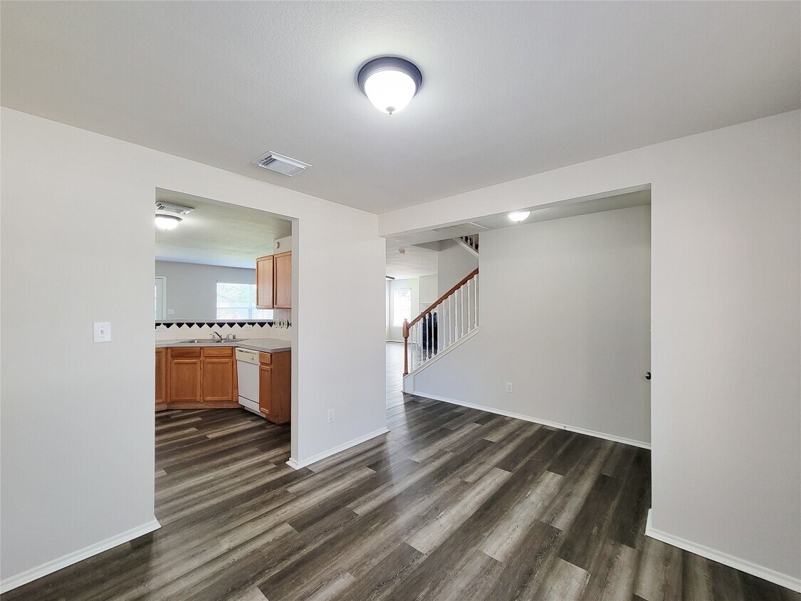 Primary Photo - 5746 Roehampton Ct