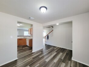 Building Photo - 5746 Roehampton Ct Building Photo - 5746 Roehampton Ct